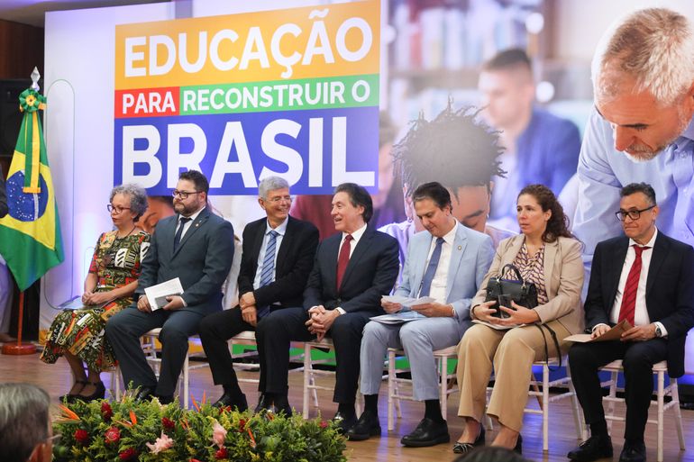 Camilo Santana Dá Posse A Novos Reitores De Universidades Federais ...