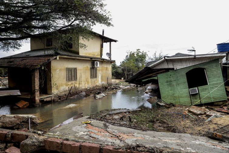 Porto Alegre (RS), 19/06/2024 - Casas destruídas na ilha da Picada após chuvas e novos alagamentos. Foto: Bruno Peres/Agência Brasil