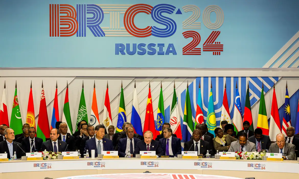 REUTERS/Maxim Shemetov/Pool/Proibida reprodução Russia's President Vladimir Putin speaks during a plenary session in the outreach/BRICS Plus format at the BRICS summit in Kazan, Russia October 24, 2024. REUTERS/Maxim Shemetov/Pool