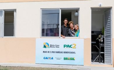 Dilma entrega unidades do Programa Minha Casa, Minha Vida, em Maricá