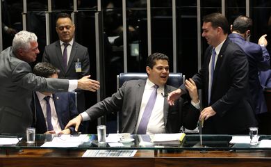 O presidente do Senado, Davi Alcolumbre, durante sessão que aprovou MP que autoriza a participação de até 100% de capital estrangeiro em companhias aéreas brasileiras.