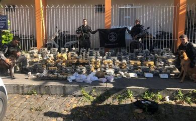 Operação da PM apreende drogas e armas