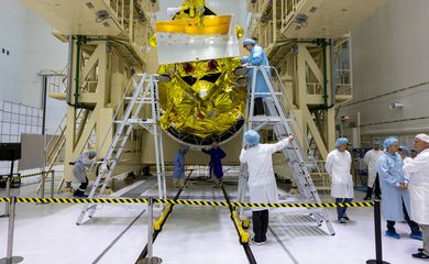 Preparativos para lançamento da espaçonave Luna-25 em missão na lua