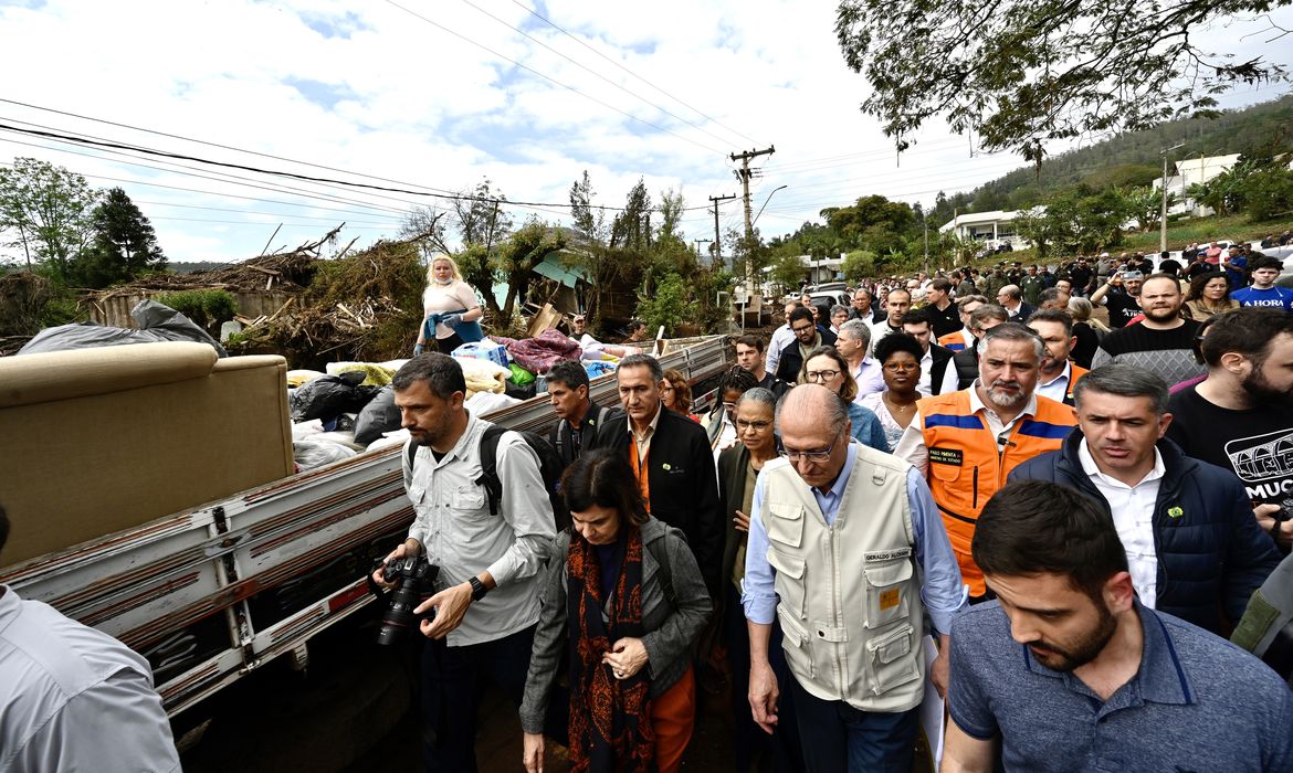 Rio Grande do Sul, 10.09.2023 - Presidente da República em Exercício Geraldo Alckmin, visita áreas destruídas pelas chuvas no Rio Grande do Sul e anuncia medidas de ajuda. Foto Cadu Gomes/VPR