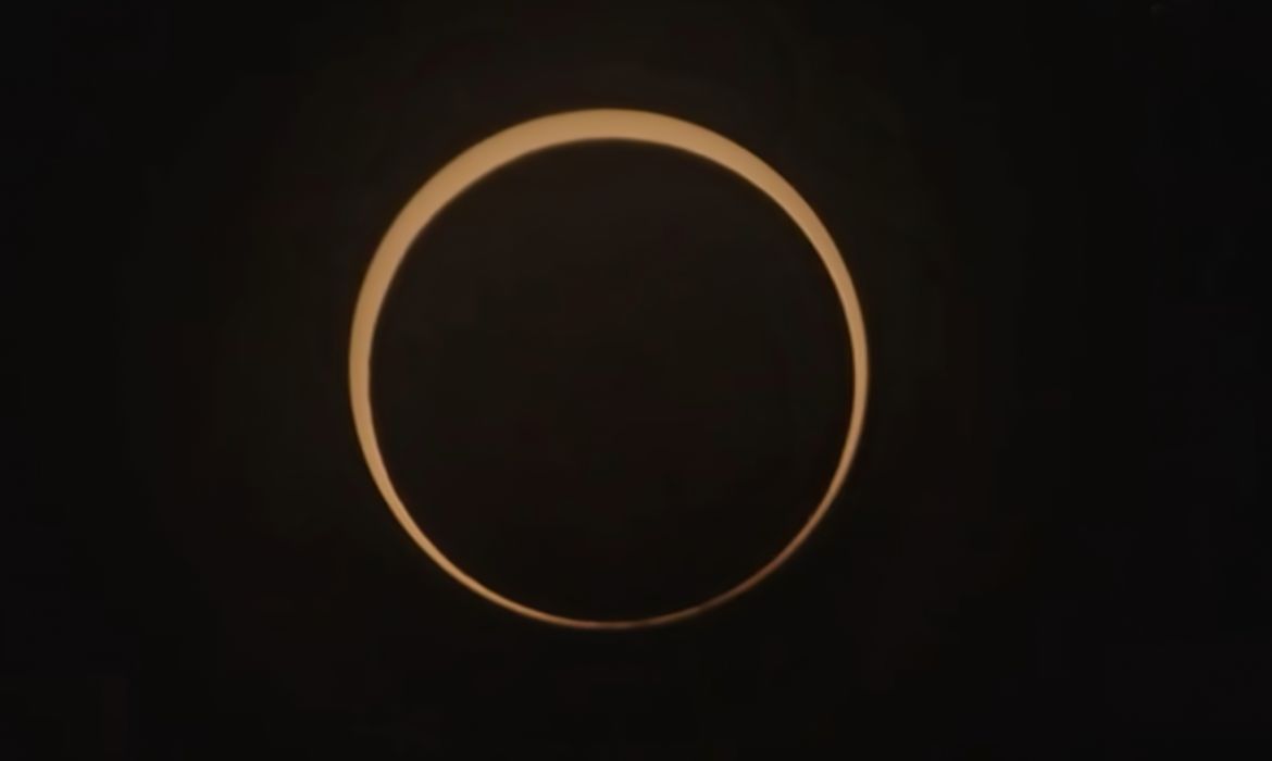 14/10/2023, Eclipse anular do sol observado em Canaã dos Carajás, no interior do estado do Pará. Foto: Reprodução/Youtube Observatório Nacional