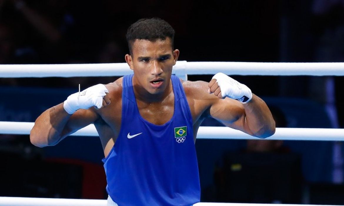 Pugilista Esquiva Falcão é o primeiro brasileiro a chegar a uma final olímpica de boxe (foto: Washington Alves/AGIF/COB)