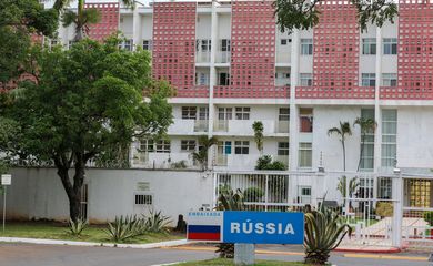 Fachada da embaixada da Rússia em Brasília