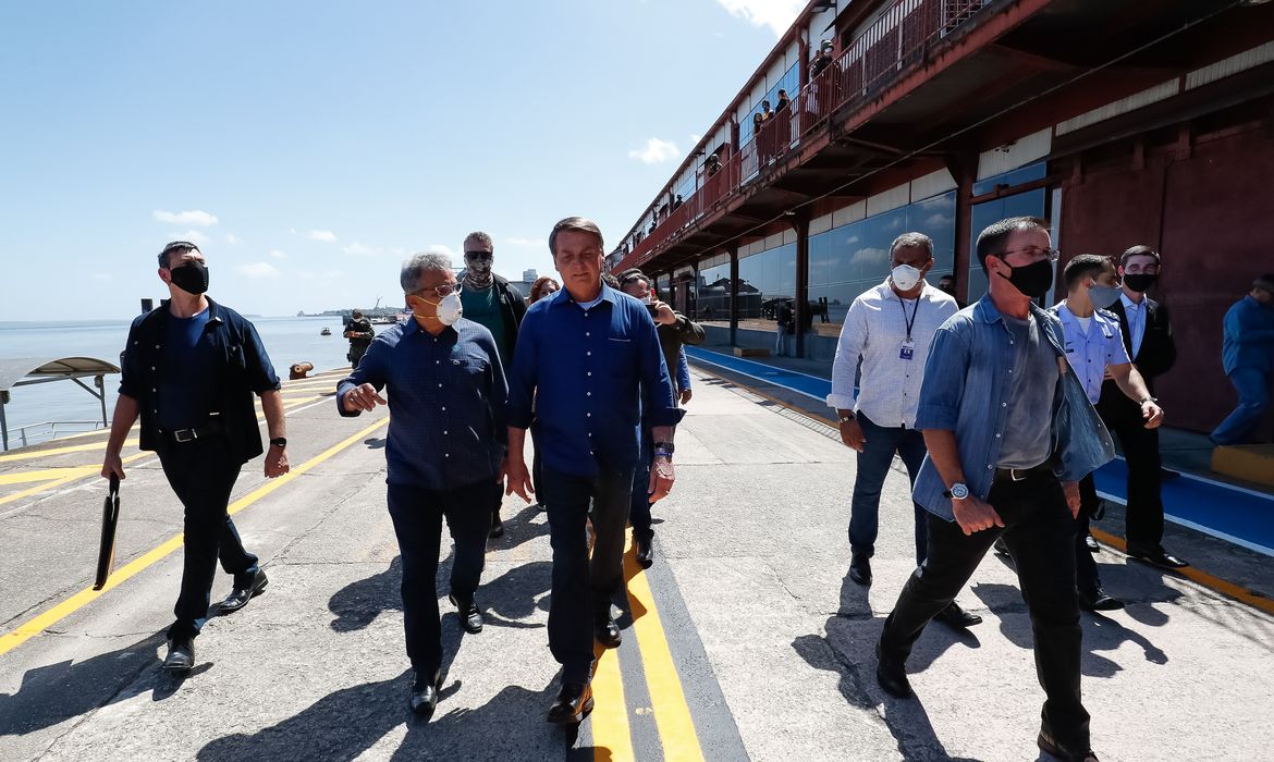O presidente da República Jair Bolsonaro visita o  Porto de Belém do Pará