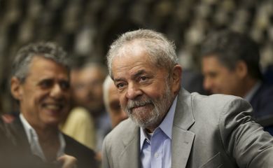 Brasília - O ex-presidente Luiz Inácio Lula da Silva acompanha o pronunciamento da presidenta afastada, Dilma Rousseff, durante na sessão de julgamento do impeachment no Senado (Marcelo Camargo/Agência Brasil)
