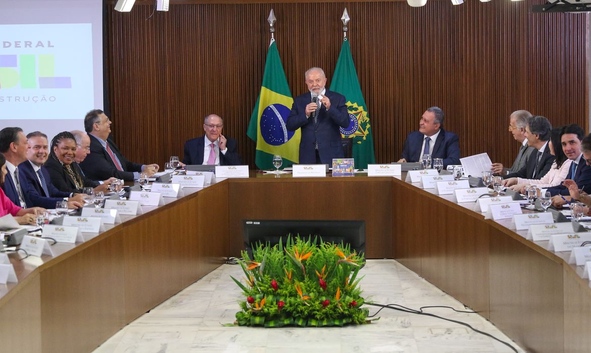 Brasília, DF 20/12/2023 O presidente Luiz Inácio Lula da Silva coordena reunião ministerial, no Palácio do Planalto.. Foto: Fabio Rodrigues-Pozzebom/ Agência Brasil