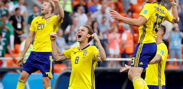 Suécia enfrenta a Suíça em São Petersburgo pelas oitavas de final