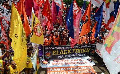 São Paulo - Ato do “Dia Nacional de Lutas, Mobilizações e Paralisações”, organizado pelas centrais sindicais Força, CUT, CTB, UGT, CGTB, Conlutas, Nova Central e Intersindical, por mais direitos e empregos e contra a reforma da Previdência