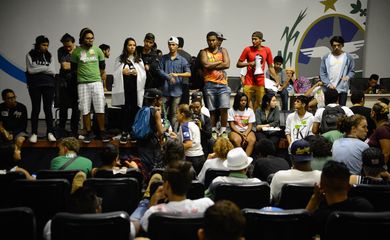 Rio de Janeiro - Estudantes secundaristas ocupam prédio da Secretaria Estadual de Educação do Rio de Janeiro  (Fernando Frazão/Agência Brasil)