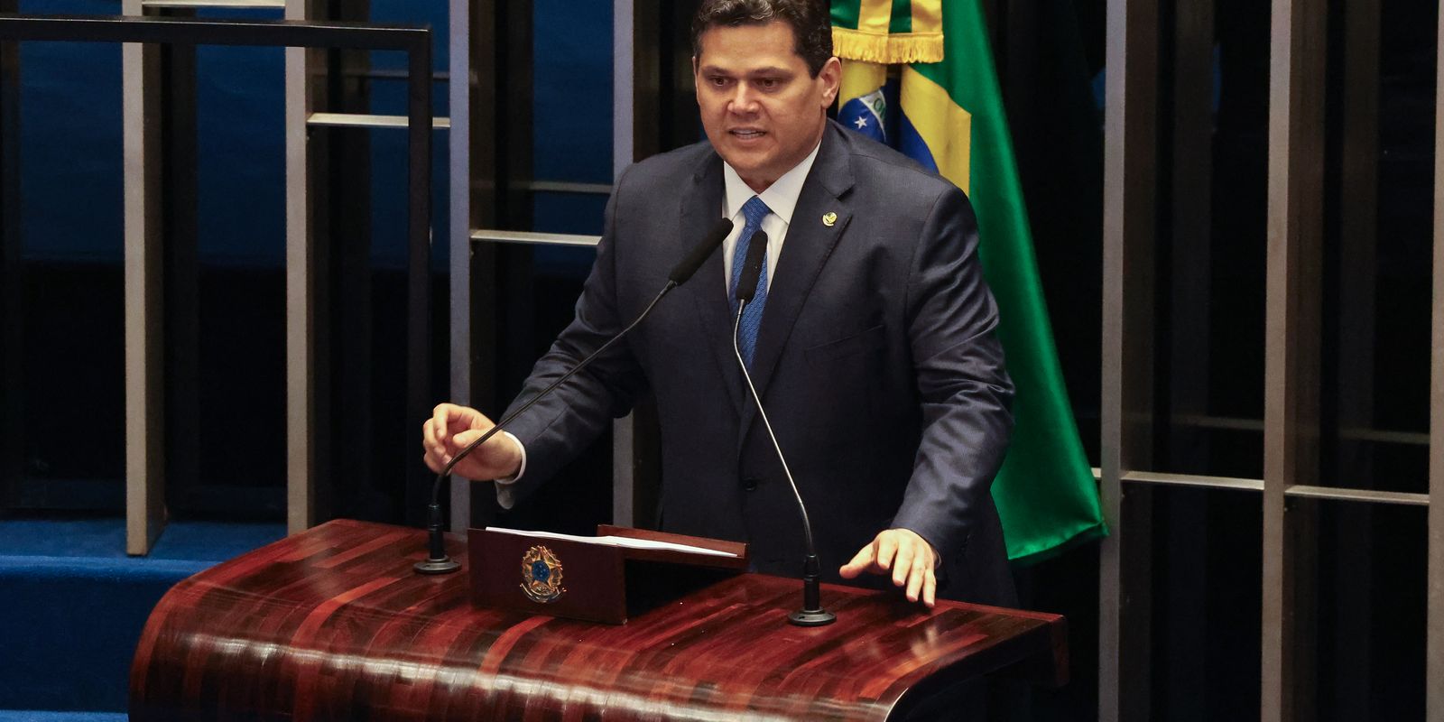 Anistia a golpistas não é assunto dos brasileiros, diz Alcolumbre Anistia a golpistas não é assunto dos brasileiros, diz Alcolumbre