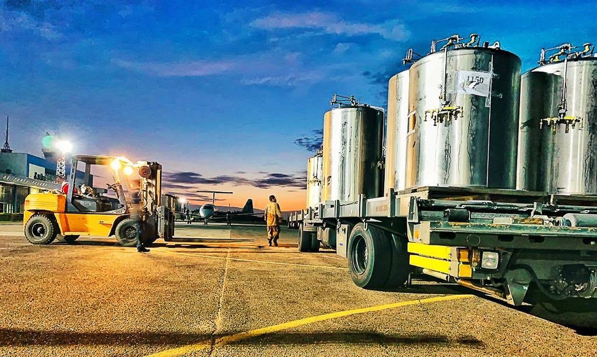 FAB ultrapassa 600 horas de voo em apoio ao Amazonas na Operação COVID-19.
Além de pacientes, estão sendo transportados tanques de oxigênio líquido, cilindros de oxigênio e equipamentos para o combate ao novo Coronavírus.