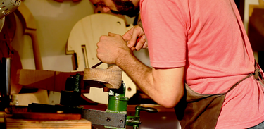 Conheça o trabalhos dos luthiers