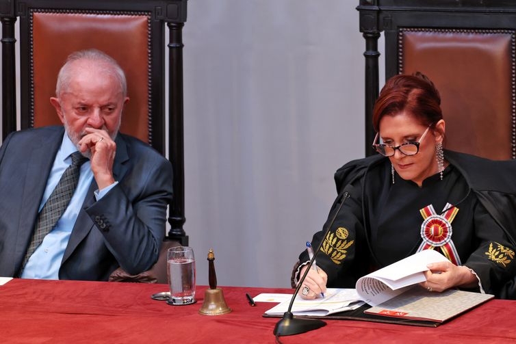 Brasília (DF), 12/03/2025 - Presidente da República Luiz Inácio Lula da Silva participa da solenidade de posse da ministra Maria Elizabeth Guimarães Teixeira Rocha no cargo de Presidente do Superior Tribunal Militar. Foto: José Cruz/Agência Brasil