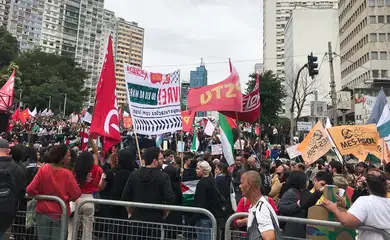 São Paulo-15/06/2025 Manifestantes se unem a protestos mundiais e fazem ato nesta domingo  pró-Palestina no centro de São Paulo. Foto Guilherme Jeronymo/ Agência Brasil.
