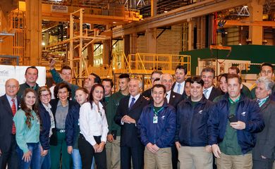 Ortigueira (PR) - O presidente interino Michel Temer participa de inauguração da nova fábrica de celulose da empresa Klabin, em Ortigueira, no interior do Paraná (Beto Barata/PR)