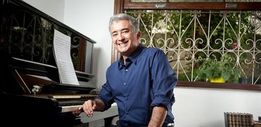 Compositor João Guilherme Ripper