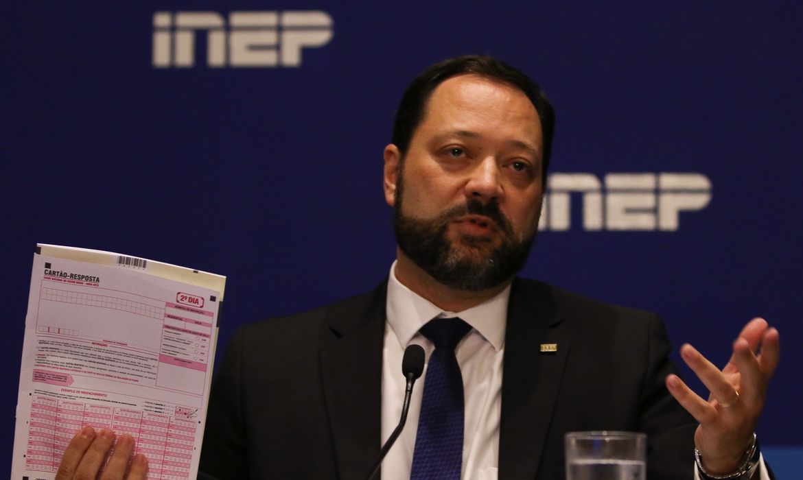 O presidente do Inep, Alexandre Lopes, apresenta detalhes da força-tarefa aplicada para avaliação do resultado do Enem