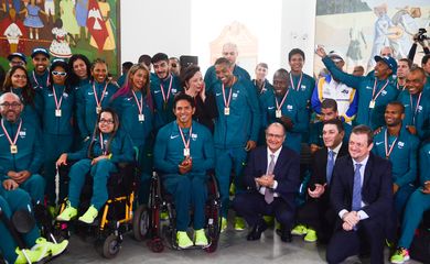 São Paulo - Atletas paralímpicos paulistas e do Time São Paulo receberam medalhas do mérito esportivo do governador Geraldo Alckmin, no Palácio dos Bandeirantes (Rovena Rosa/Agência Brasil)