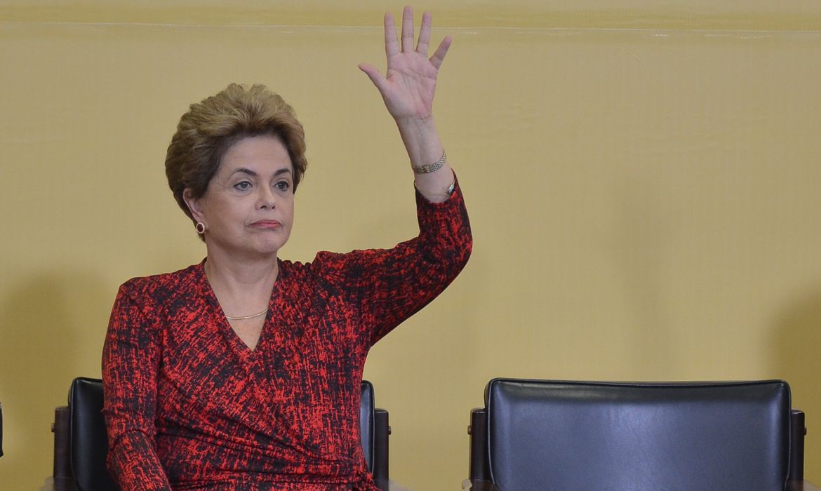 Brasília - A presidente Dilma Rousseff anuncia a criação de  cinco universidades federais. A cerimônia foi feita no Palácio do Planalto (Antonio Cruz/ Agência Brasil)