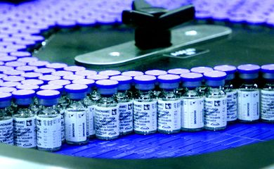 Vacina contra a dengue Qdenga que chegará ao Brasil é fabricada pela farmacêutica Takeda em Singen, na Alemanha. Foto: Takeda/Divulgação