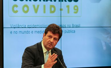 O ministro da Saúde, Luiz Henrique Mandetta, participa da Comissão Geral para atualiazação da situação nacional do coronavírus