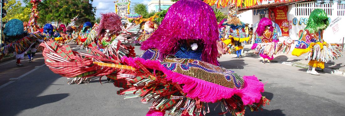 Maracatu também é tradição do Carnaval em Pernambuco