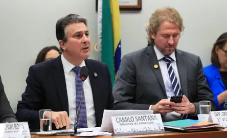 Brasília (DF), 21/05/2025  - Ministro da Educação, Camilo Santana durante  audiência pública na Comissão de Educação da Câmara. Foto: Lula Marques/Agência Brasil