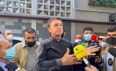 Presidente Jair Bolsonaro recebe alta em São Paulo.