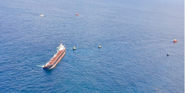 O Stellar Banner, encalhado a 100 quilômetros da costa do Maranhão com cerca de 275 mil toneladas de minério de ferro e 3,8 mil toneladas de óleo