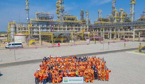 Itaboraí (RJ), 09/13/2024 - President of the Republic, Luiz Inácio Lula da Silva, poses for a photograph with workers, during a visit to the Natural Gas Plant of the Boaventura Energy Complex, in the Boaventura Energy Complex. Photo: Ricardo Stuckert/PR