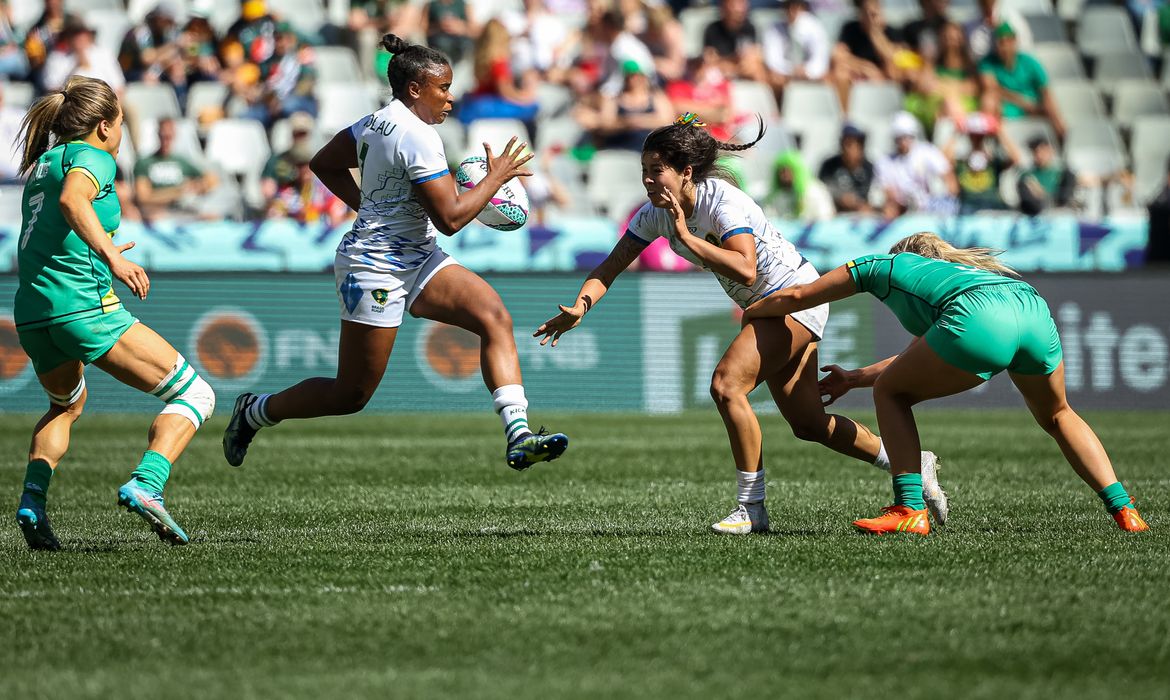 Yaras perdem para a Irlanda na estreia da Copa do Mundo de rugby sevens - em 09/09/2022 - seleção feminina