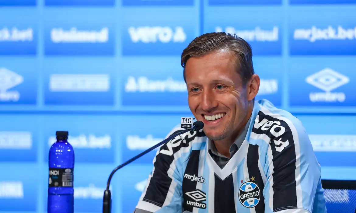 lucas leiva, grêmio