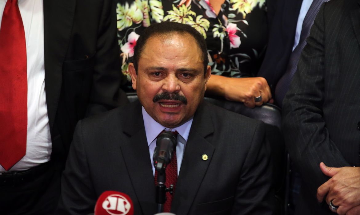 Brasília - Presidente interino da Câmara dos Deputados, Waldir Maranhão faz pronunciamento na sala de reuniões da presidência da Casa  (Fabio Rodrigues Pozzebom/Agência Brasil)