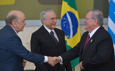 Brasília - O presidente interino Michel Temer recebe em cerimônia no Palácio do Planalto, credencial do embaixador Kyriakos Amiridis, da República Helênica (José Cruz/Agência Brasil)