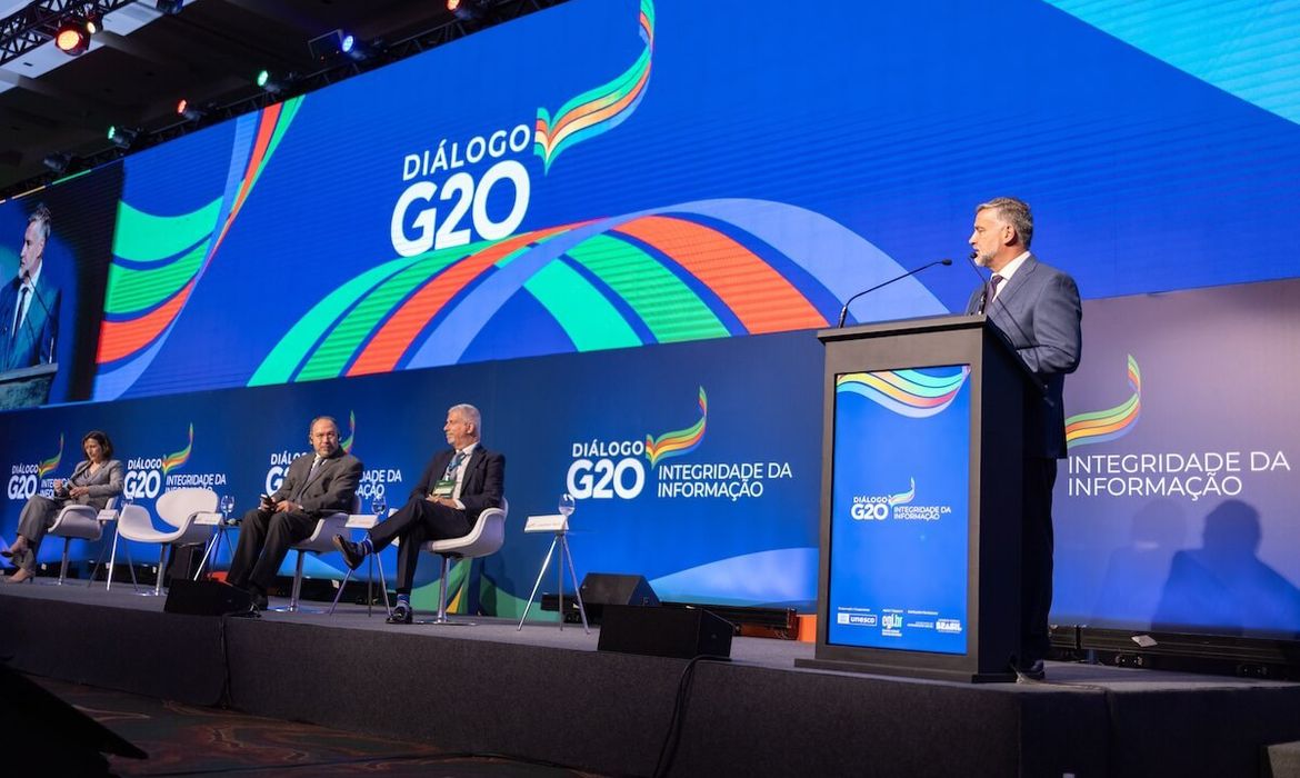 Brasília (DF) 01/05/2024 -Ministro brasileiro Paulo Pimenta, da Secom/PR, na conferência de abertura do evento paralelo do GT de Economia Digital do G20 sobre integridade da informação, nesta quarta, 1/5, em São Paulo | 
Foto: Audiovisual G20 Brasil