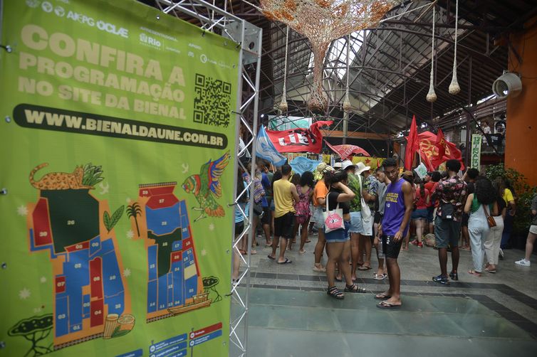 13ª Bienal da UNE acontece na Lapa, região central do Rio de Janeiro