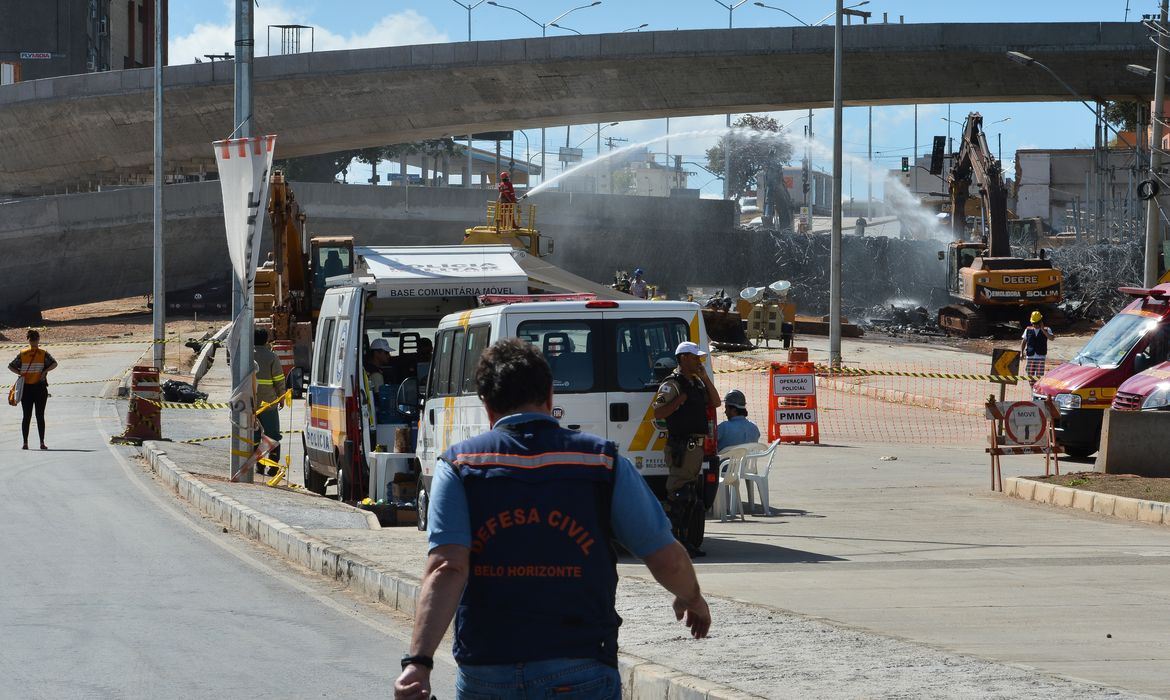 Justiça libera demolição de viaduto Guararapes que caiu em Belo Horizonte, (Marcello Casal Jr/Agência Brasil)