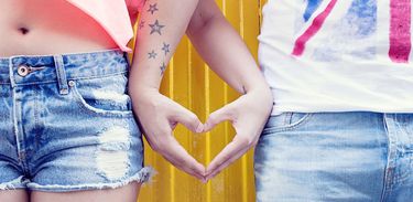 Casal de adolescentes