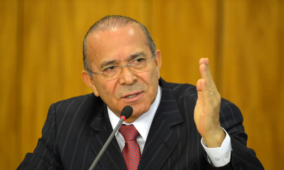 Brasília - O ministro da Casa Civil, Eliseu Padilha, anuncia medidas para reduzir gastos públicos  (José Cruz/Agência Brasil)
