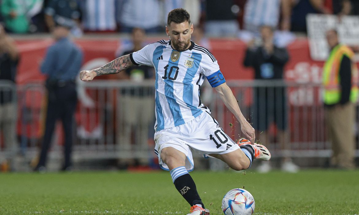 Messi em jogo da seleção argentina contra Jamaica