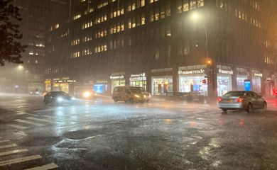Sep 1, 2021; New York, NY, USA; Heavy rain in Midtown East in Manhattan from the remnants of Hurricane Ida. Mandatory Credit: