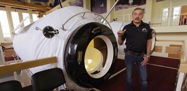 O astronauta Mikhail Kornienko registra  sua viagem espacial  na série Diário de um Cosmonauta: um ano no espaço