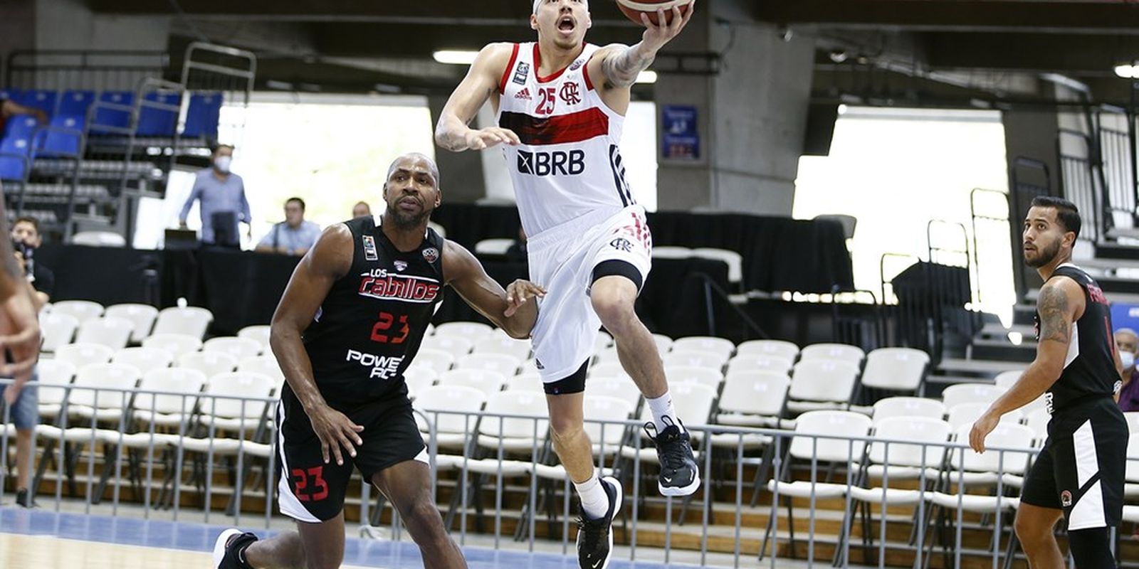 Basquete São Paulo e Flamengo avançam na Champions League Basquete São Paulo e Flamengo avançam na Champions League