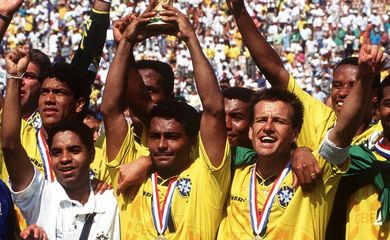 Romário e Dunga - seleção brasileira tetracampeã mundial em 1994