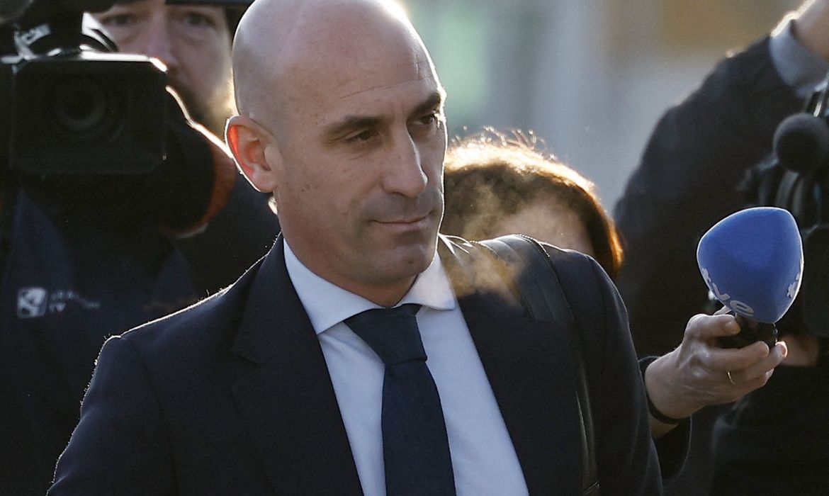 Luis Rubiales em Madri
 11/2/2025   REUTERS/Juan Medina