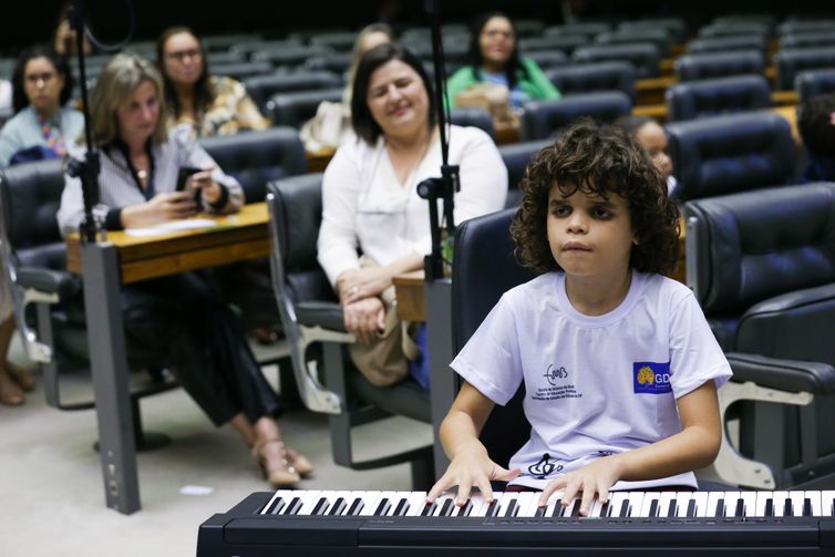 Brasília (DF) 03/04/2023 Sessão solene na Câmara dos Deputados em Homenagem Dia Mundial de Conscientização do Autismo